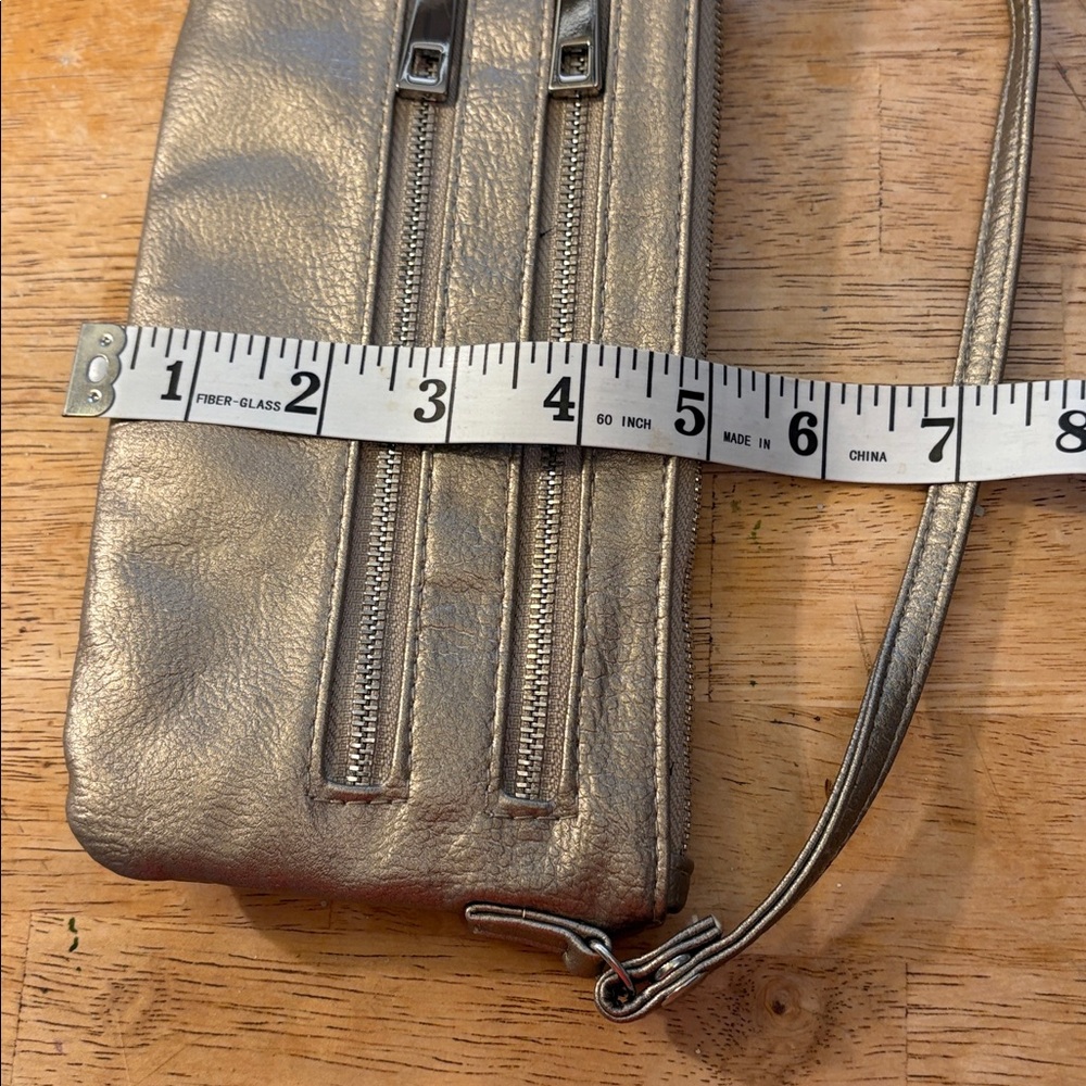 Silver color lightweight night out or travel bag. Cross body fit . - Picture 5 of 6